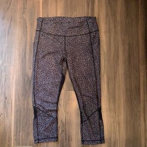 Size 8 Lulu Lemon Black Printed Capri Leggings